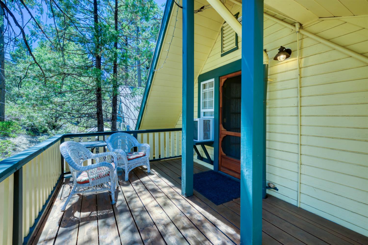 42025 Tollhouse Rd, Shaver Lake, CA 93664