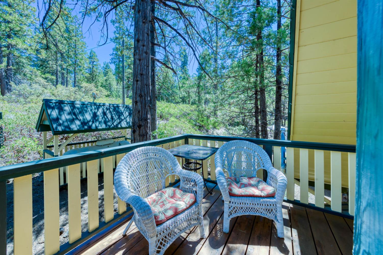 42025 Tollhouse Rd, Shaver Lake, CA 93664