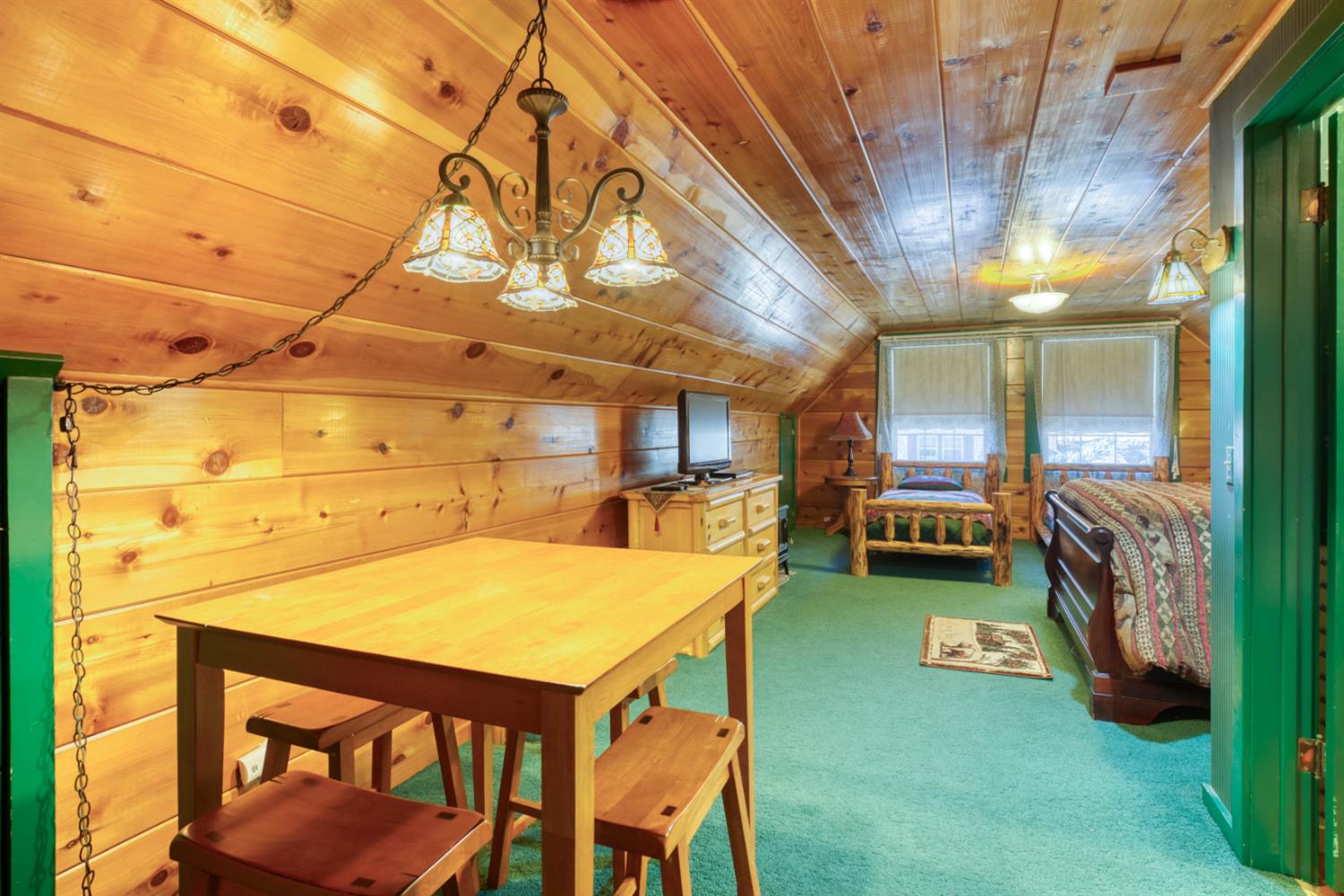 42025 Tollhouse Rd, Shaver Lake, CA 93664