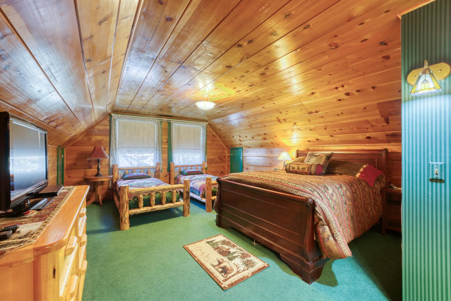 42025 Tollhouse Rd, Shaver Lake, CA 93664