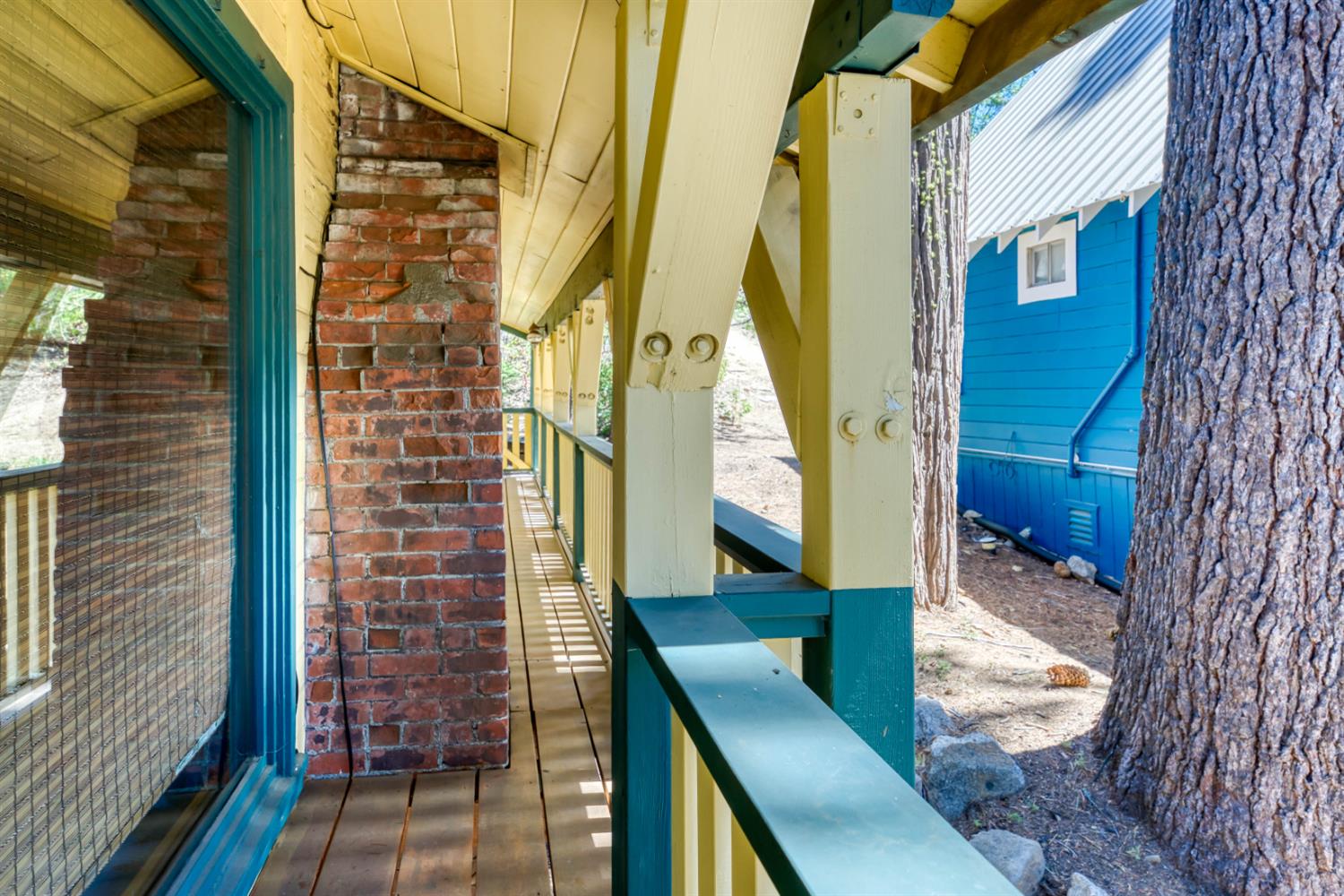 42025 Tollhouse Rd, Shaver Lake, CA 93664