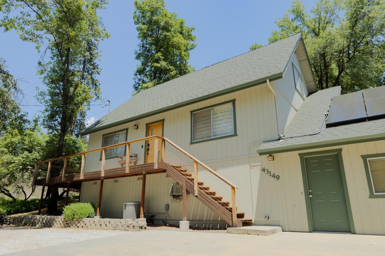 43149 W Sugar Pine Dr, Oakhurst, CA 93644