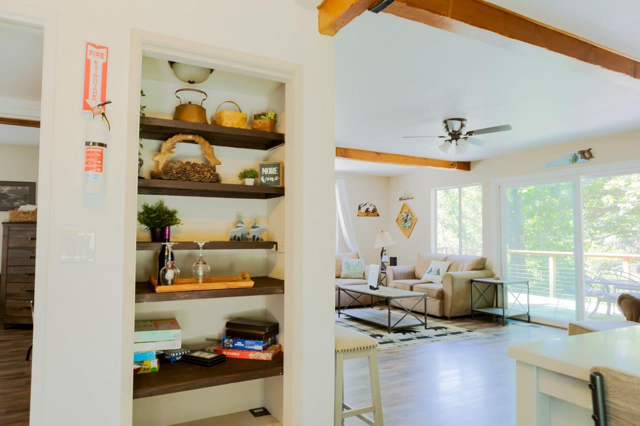 43149 W Sugar Pine Dr, Oakhurst, CA 93644