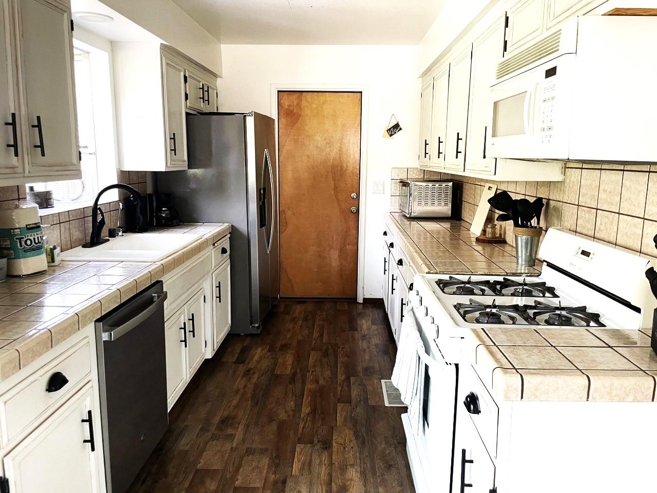 43149 W Sugar Pine Dr, Oakhurst, CA 93644