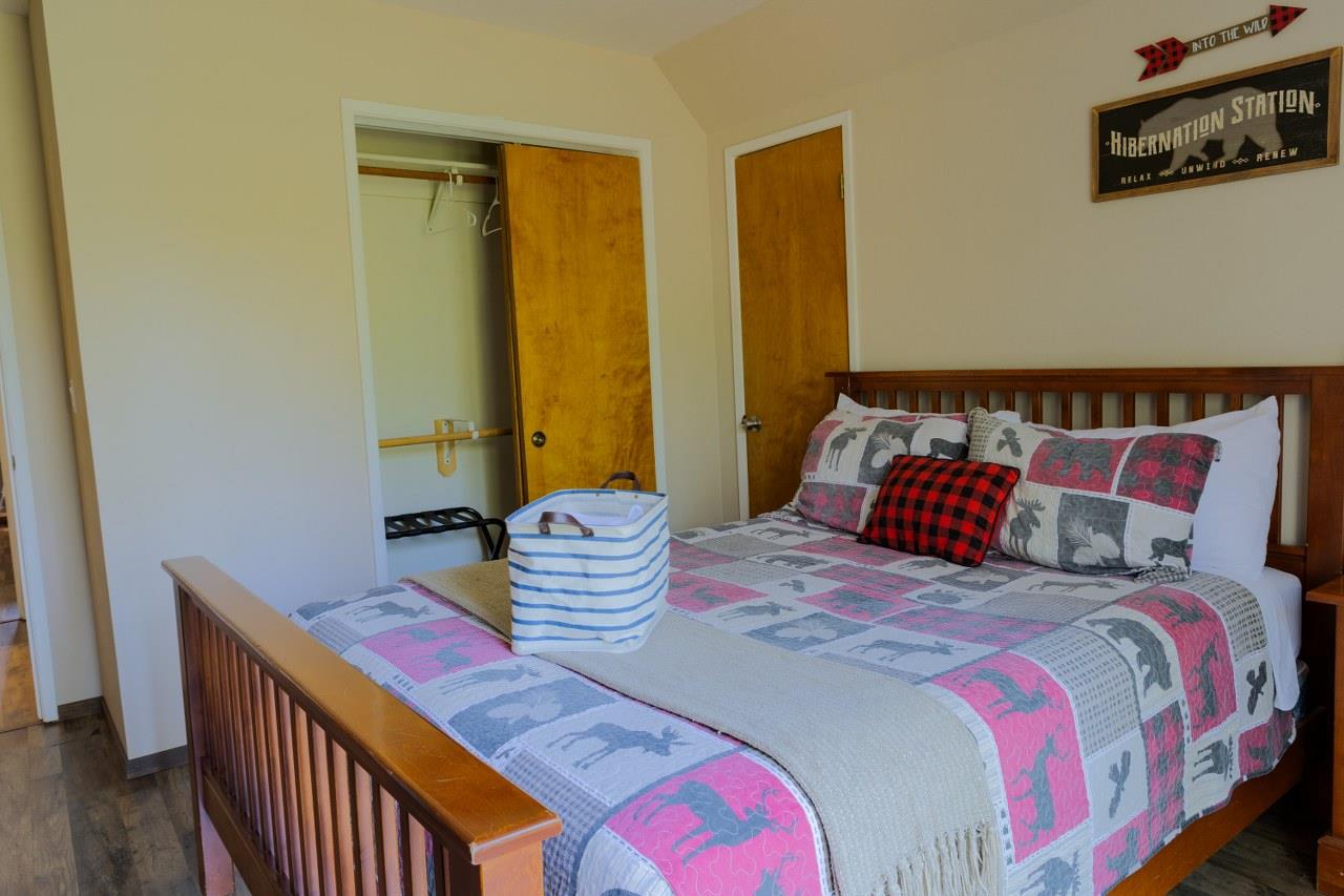 43149 W Sugar Pine Dr, Oakhurst, CA 93644