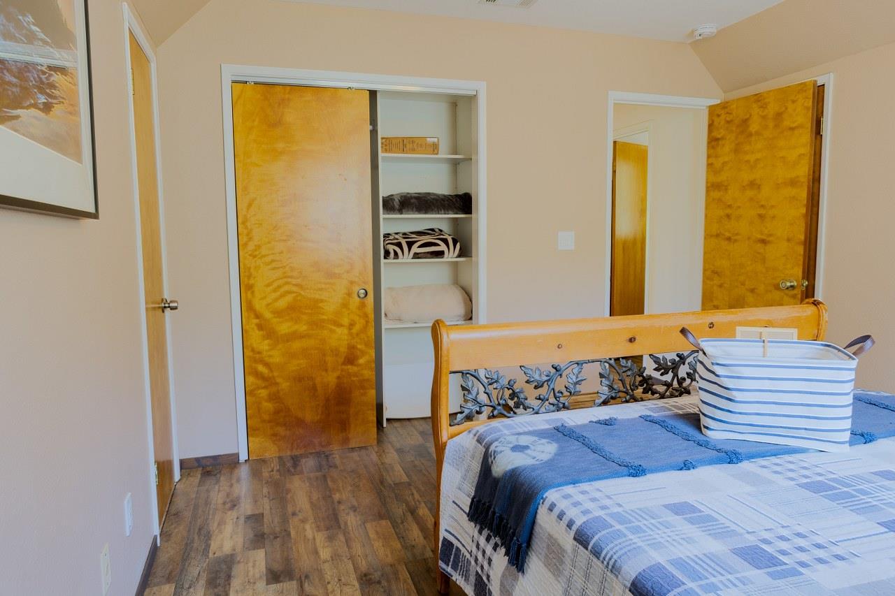 43149 W Sugar Pine Dr, Oakhurst, CA 93644