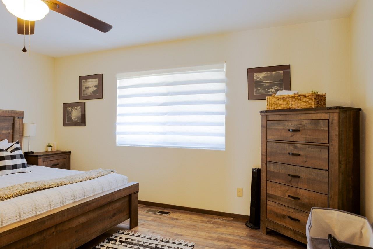 43149 W Sugar Pine Dr, Oakhurst, CA 93644