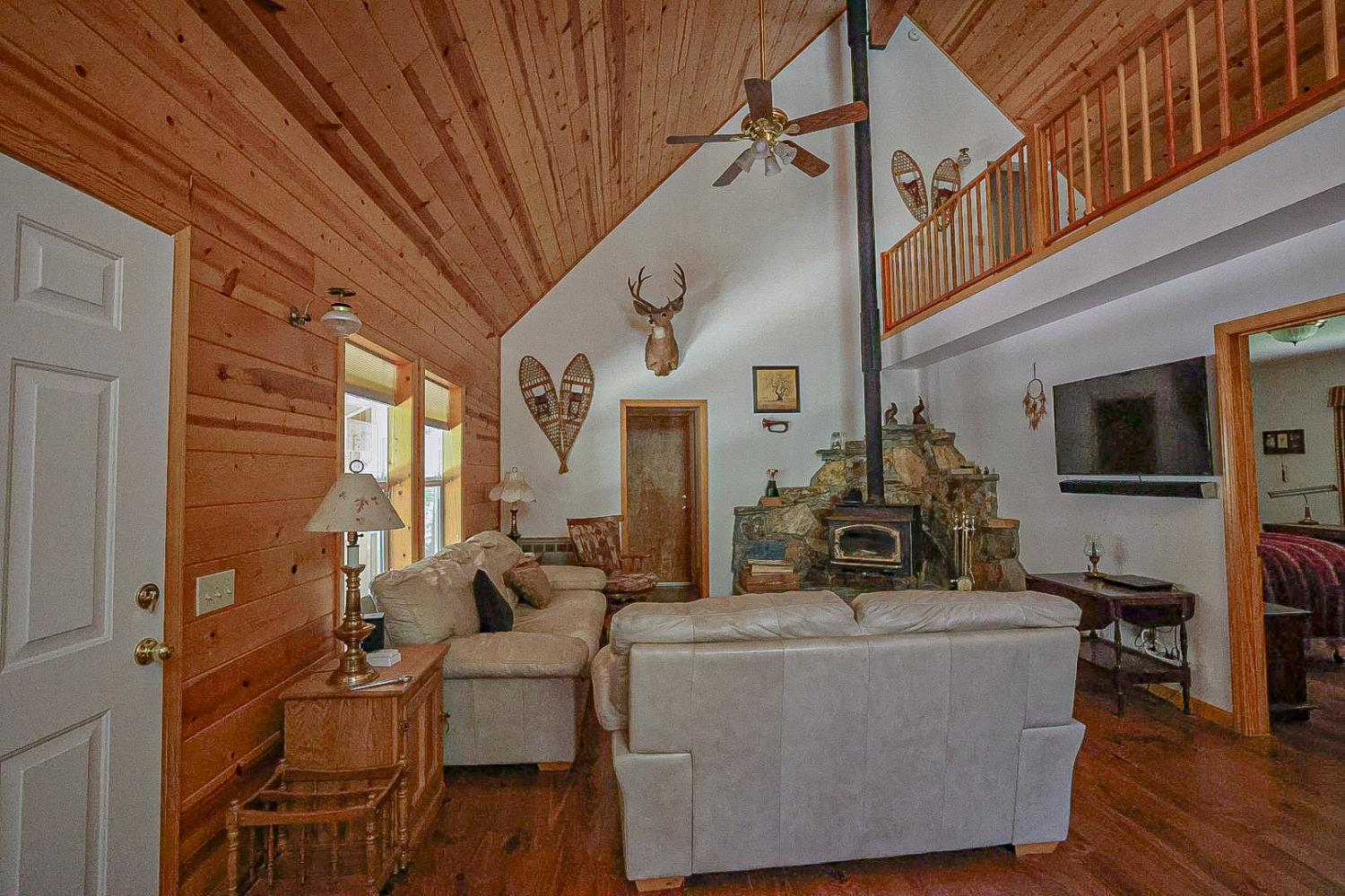 67922 Beasore Rd, Bass Lake, CA 95604
