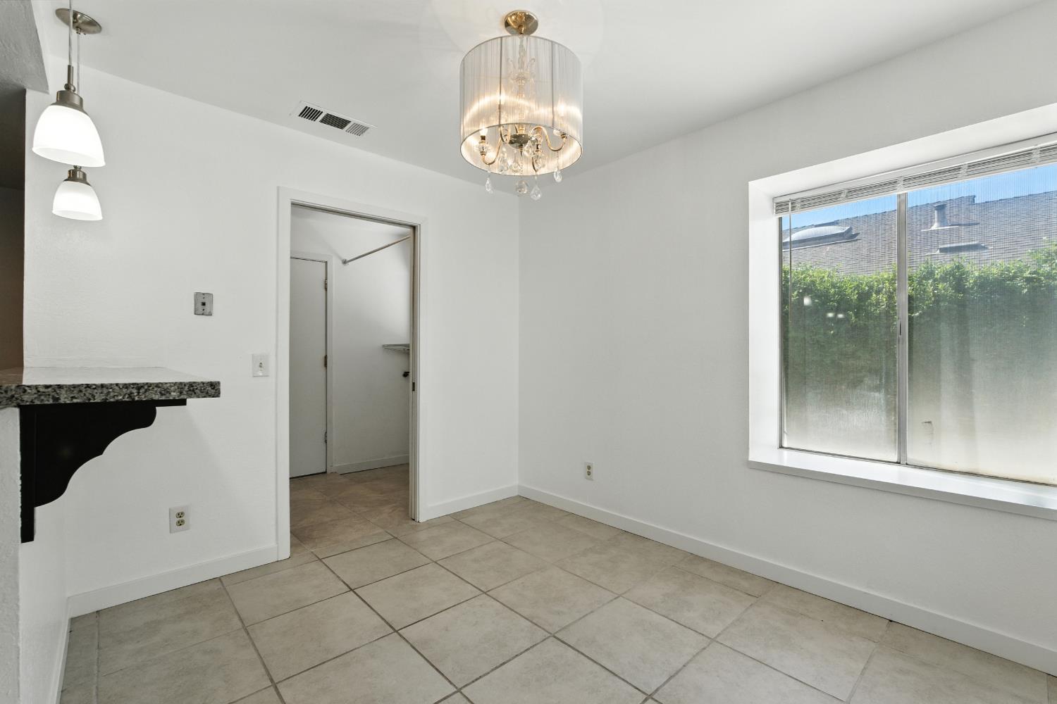 6607 N Maroa Ave, Fresno, CA 93704