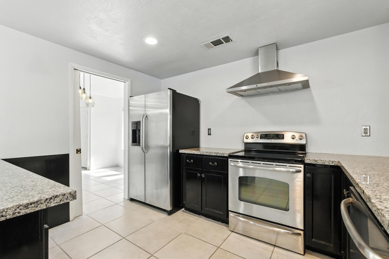 6607 N Maroa Ave, Fresno, CA 93704