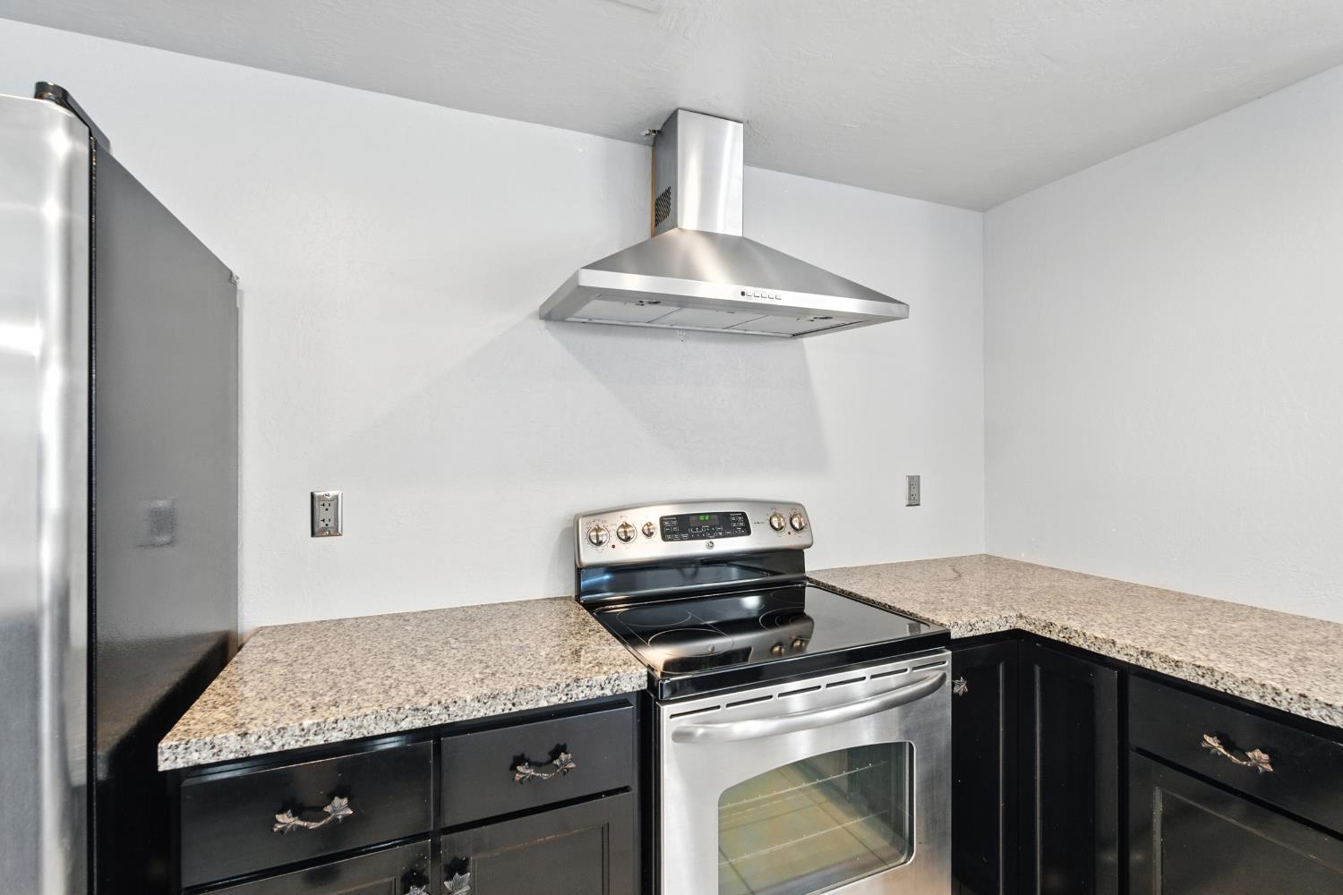 6607 N Maroa Ave, Fresno, CA 93704