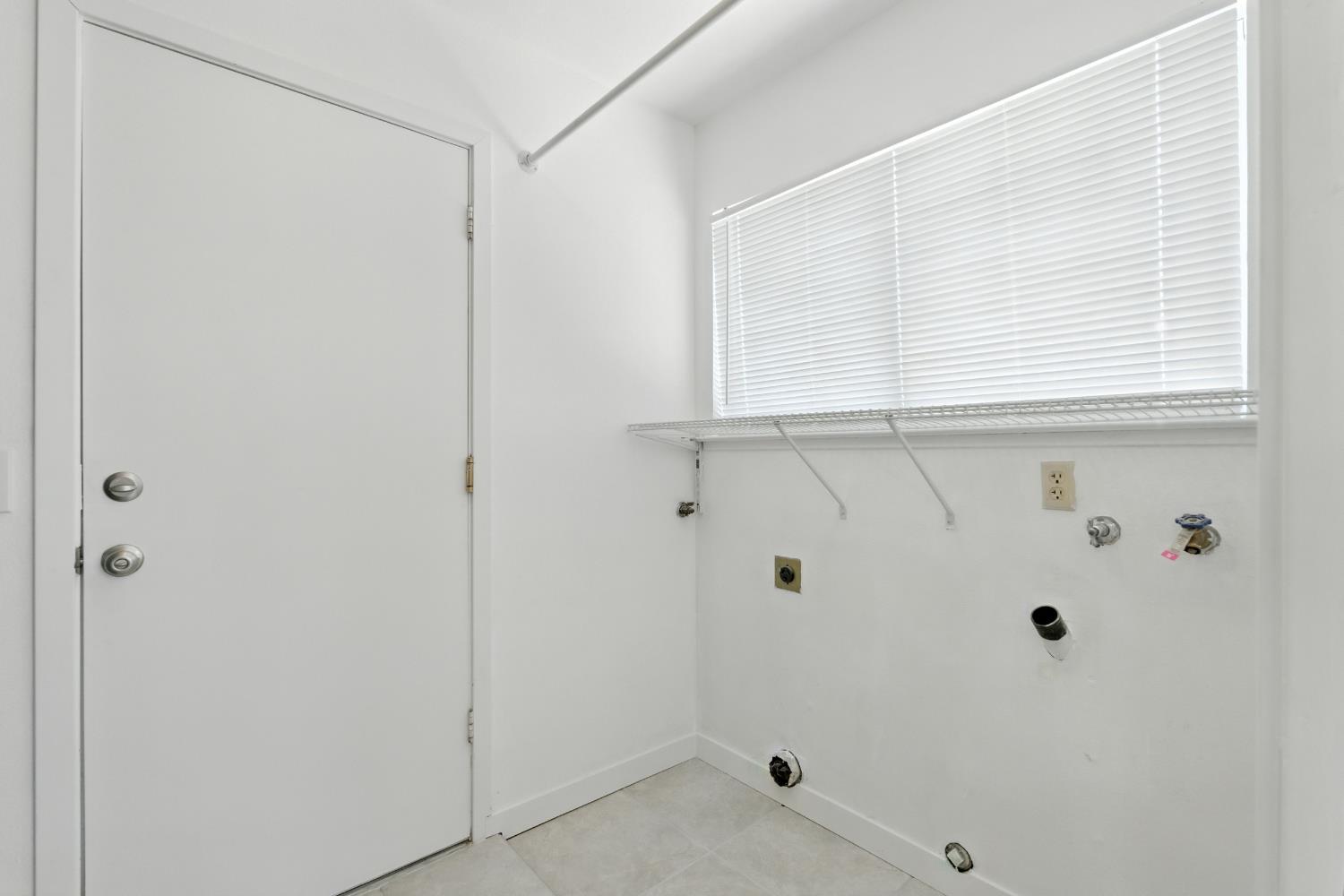 6607 N Maroa Ave, Fresno, CA 93704