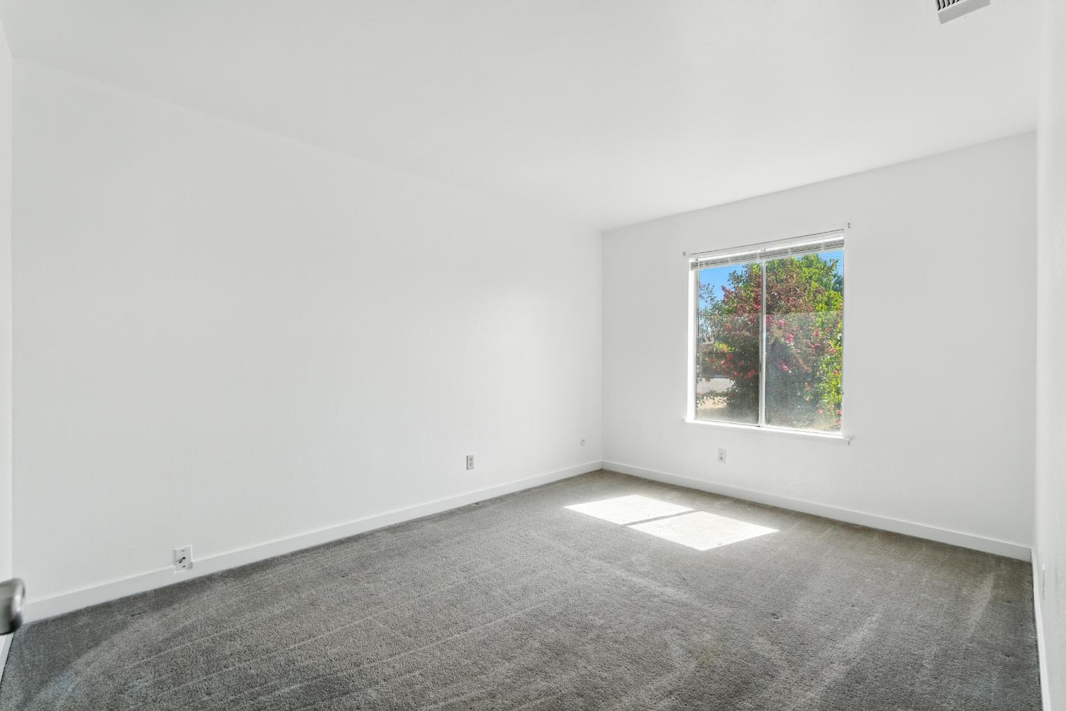 6607 N Maroa Ave, Fresno, CA 93704