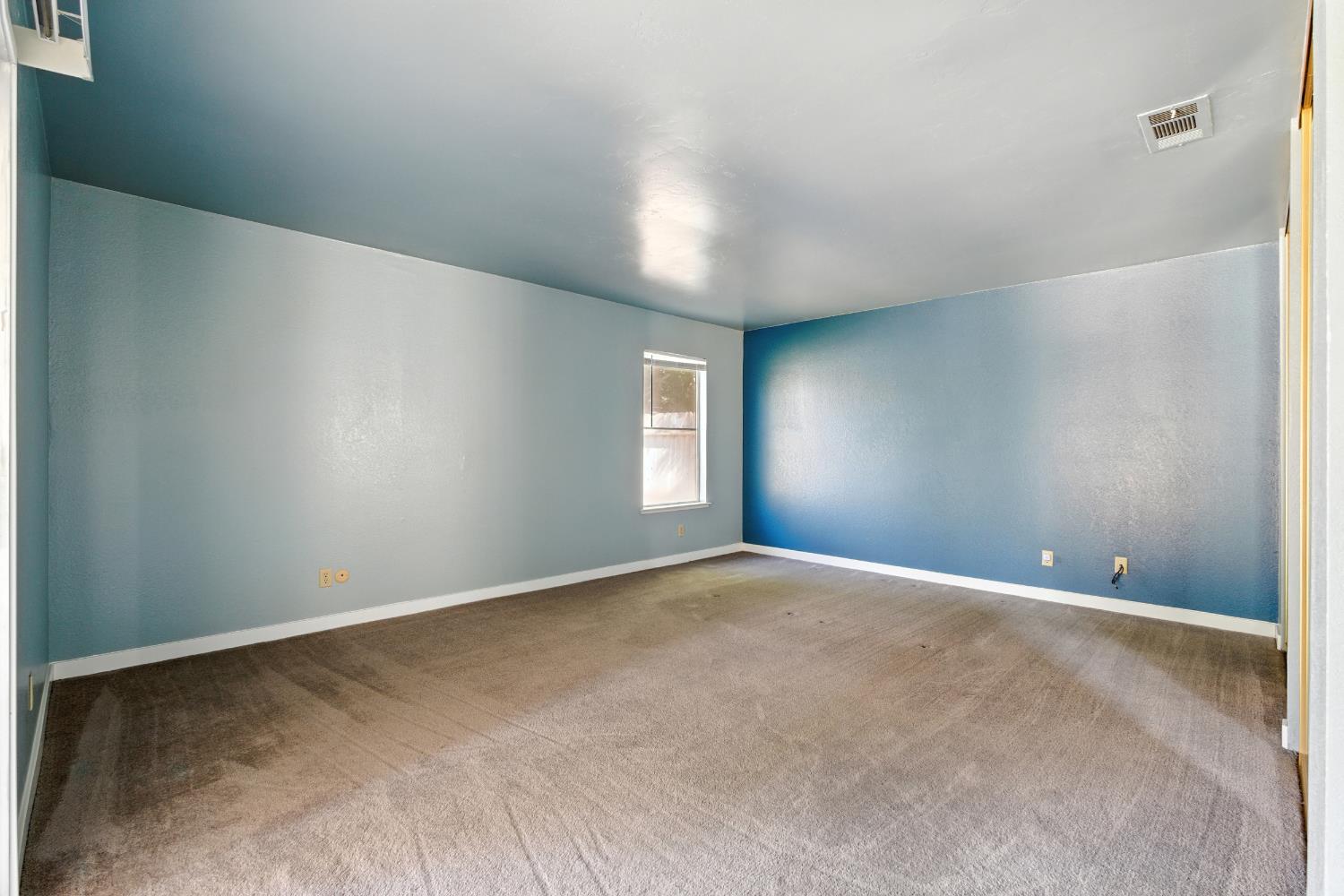 6607 N Maroa Ave, Fresno, CA 93704