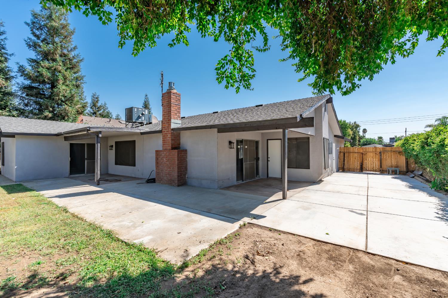 6607 N Maroa Ave, Fresno, CA 93704