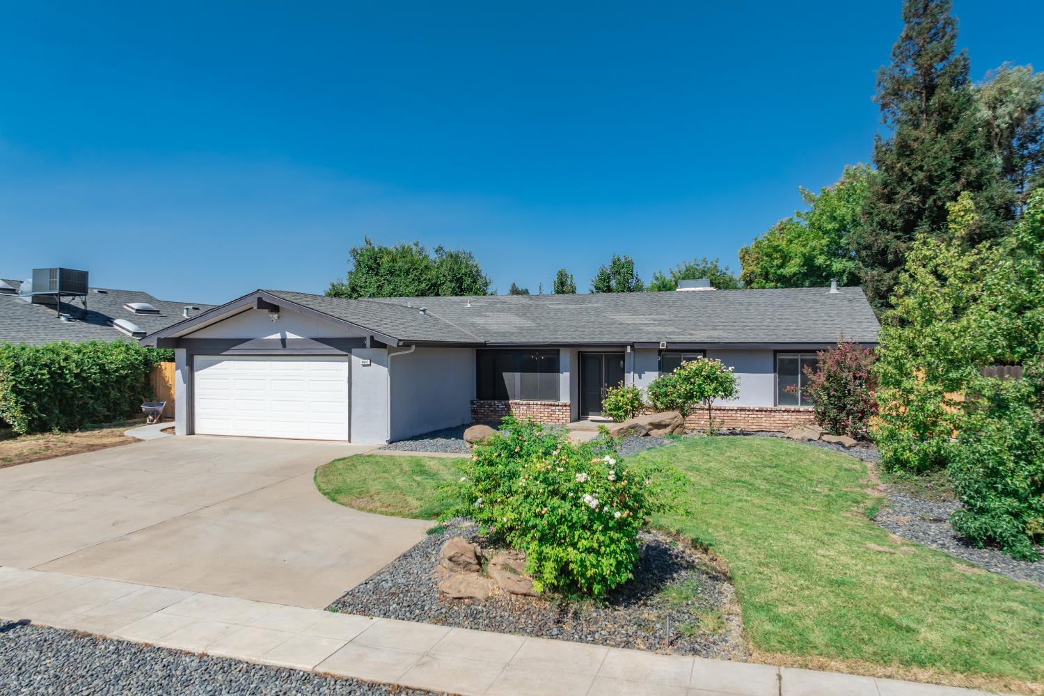 6607 N Maroa Ave, Fresno, CA 93704