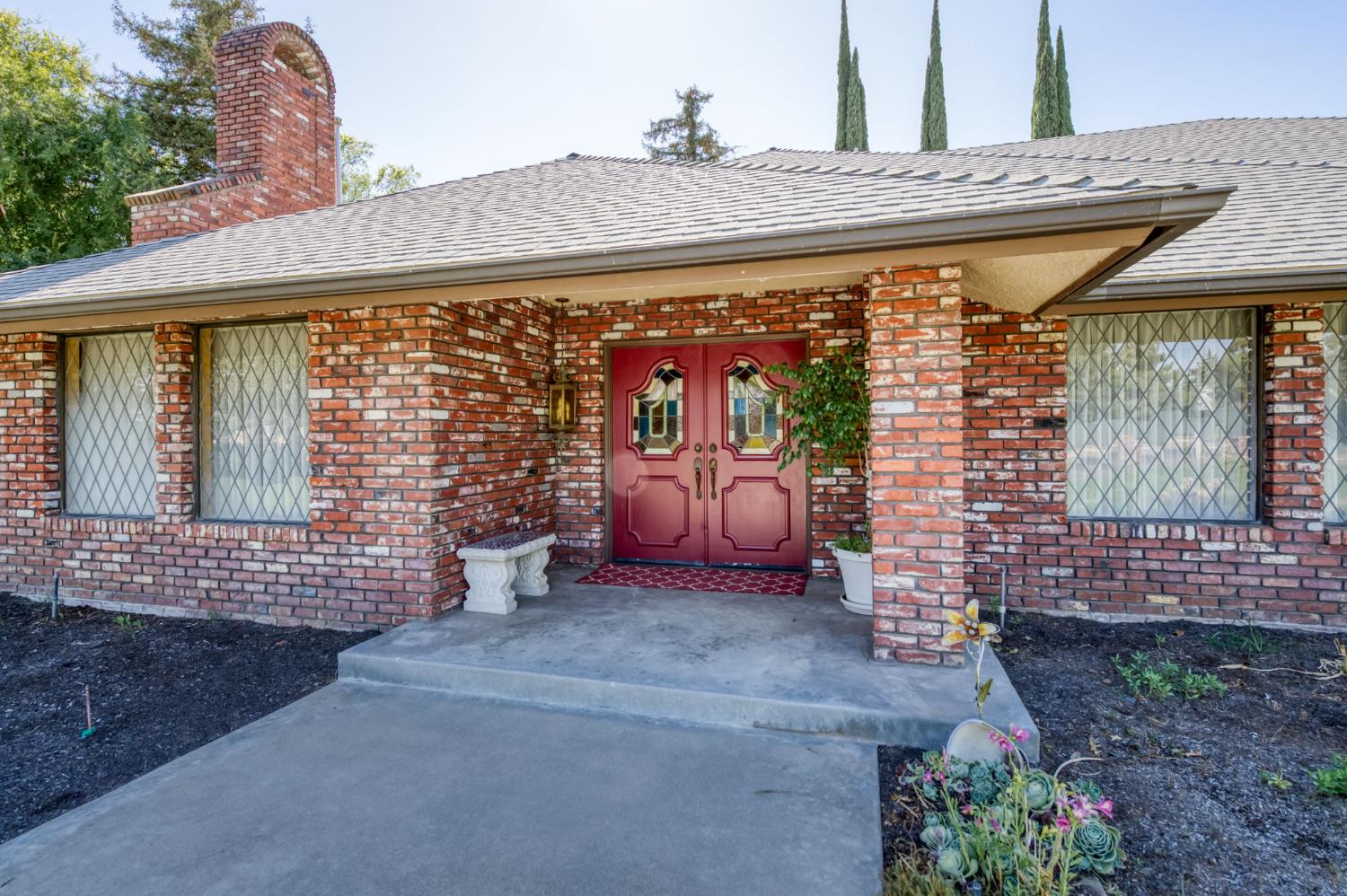 541 N De Wolf Ave, Fresno, CA 93737