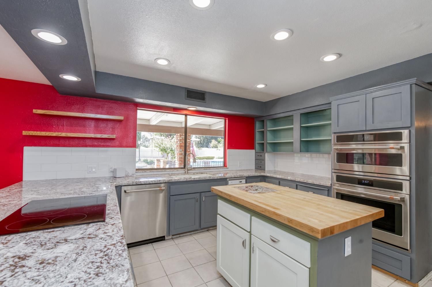 541 N De Wolf Ave, Fresno, CA 93737