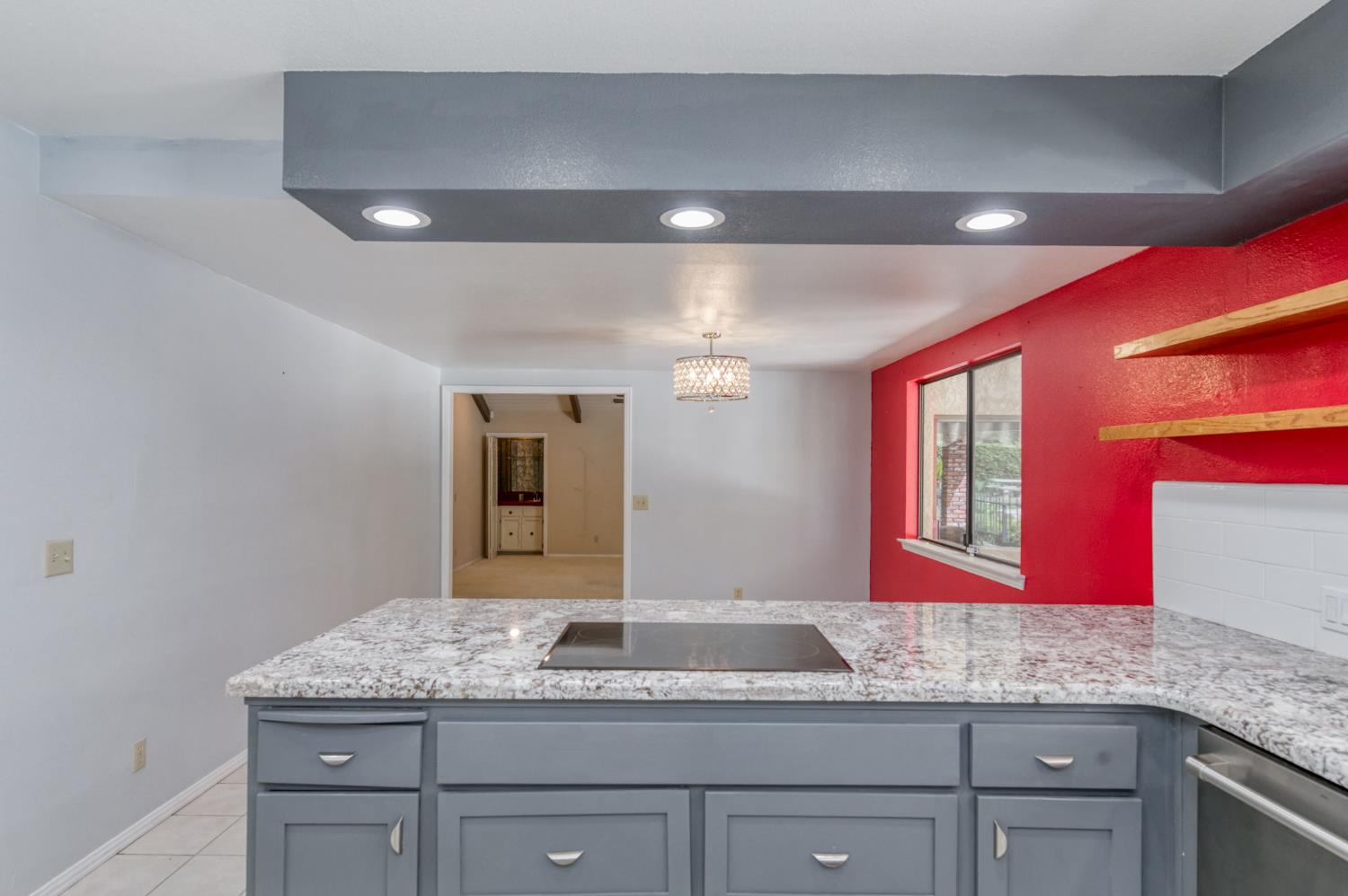 541 N De Wolf Ave, Fresno, CA 93737