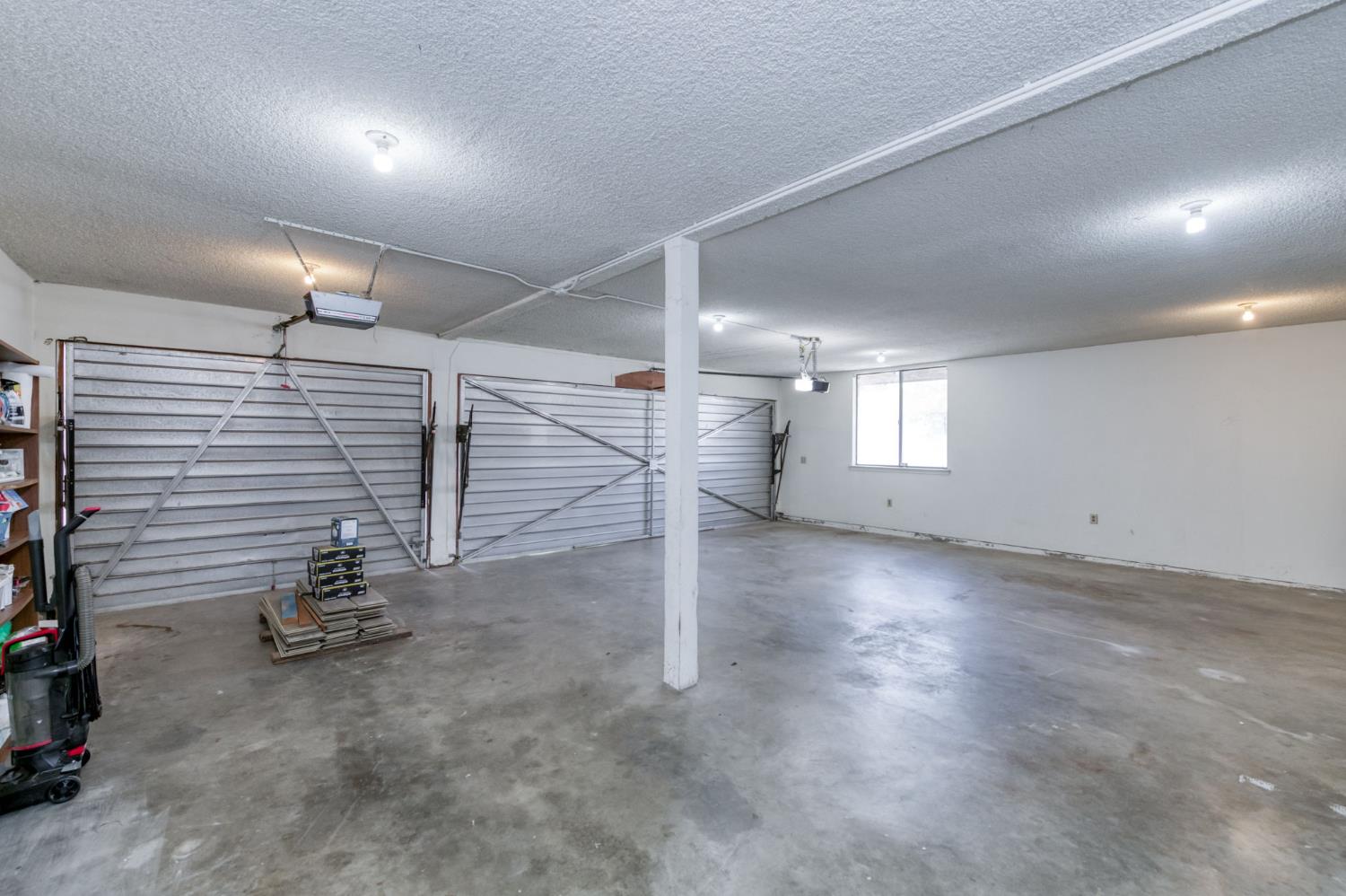 541 N De Wolf Ave, Fresno, CA 93737