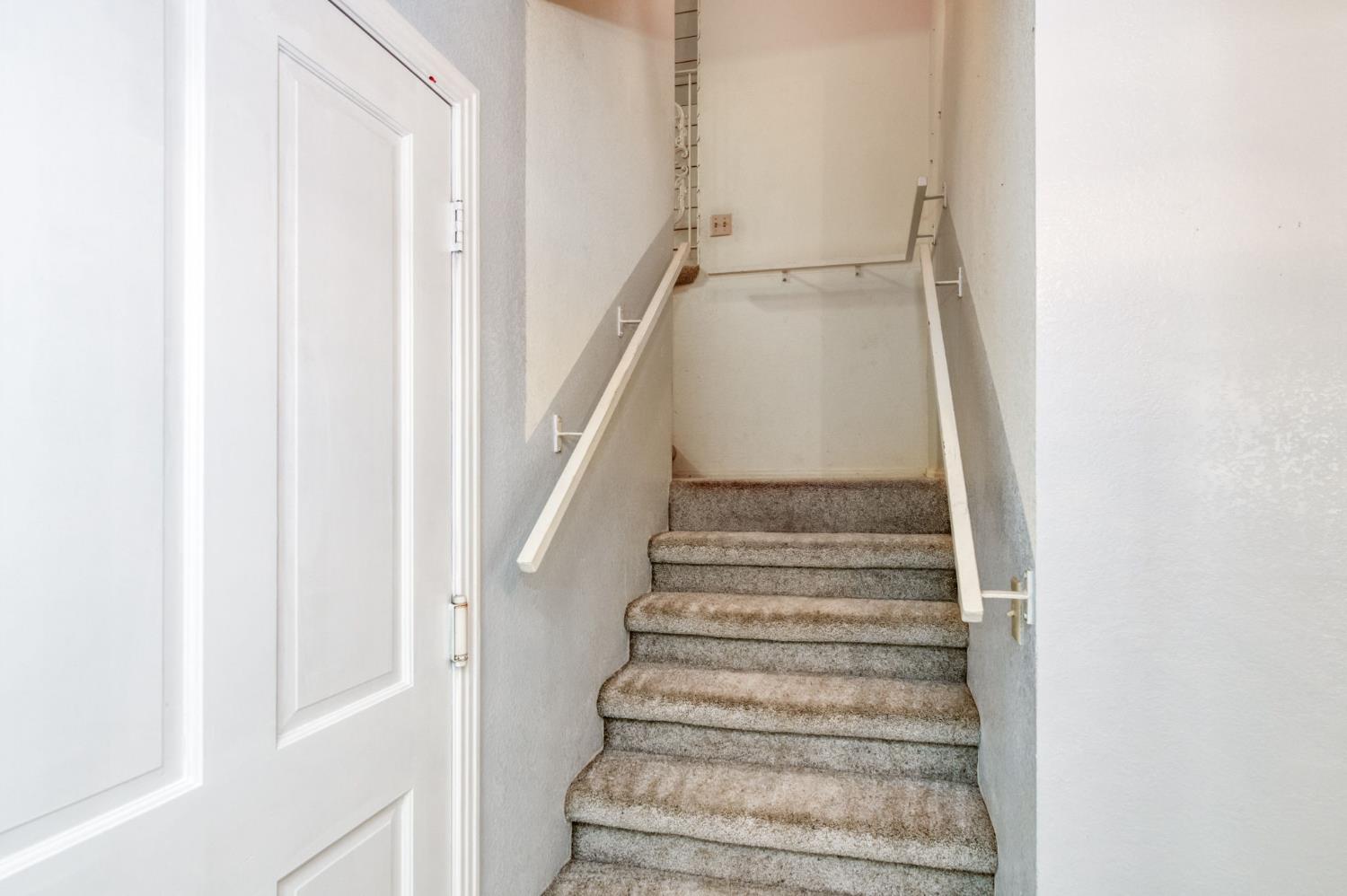 541 N De Wolf Ave, Fresno, CA 93737