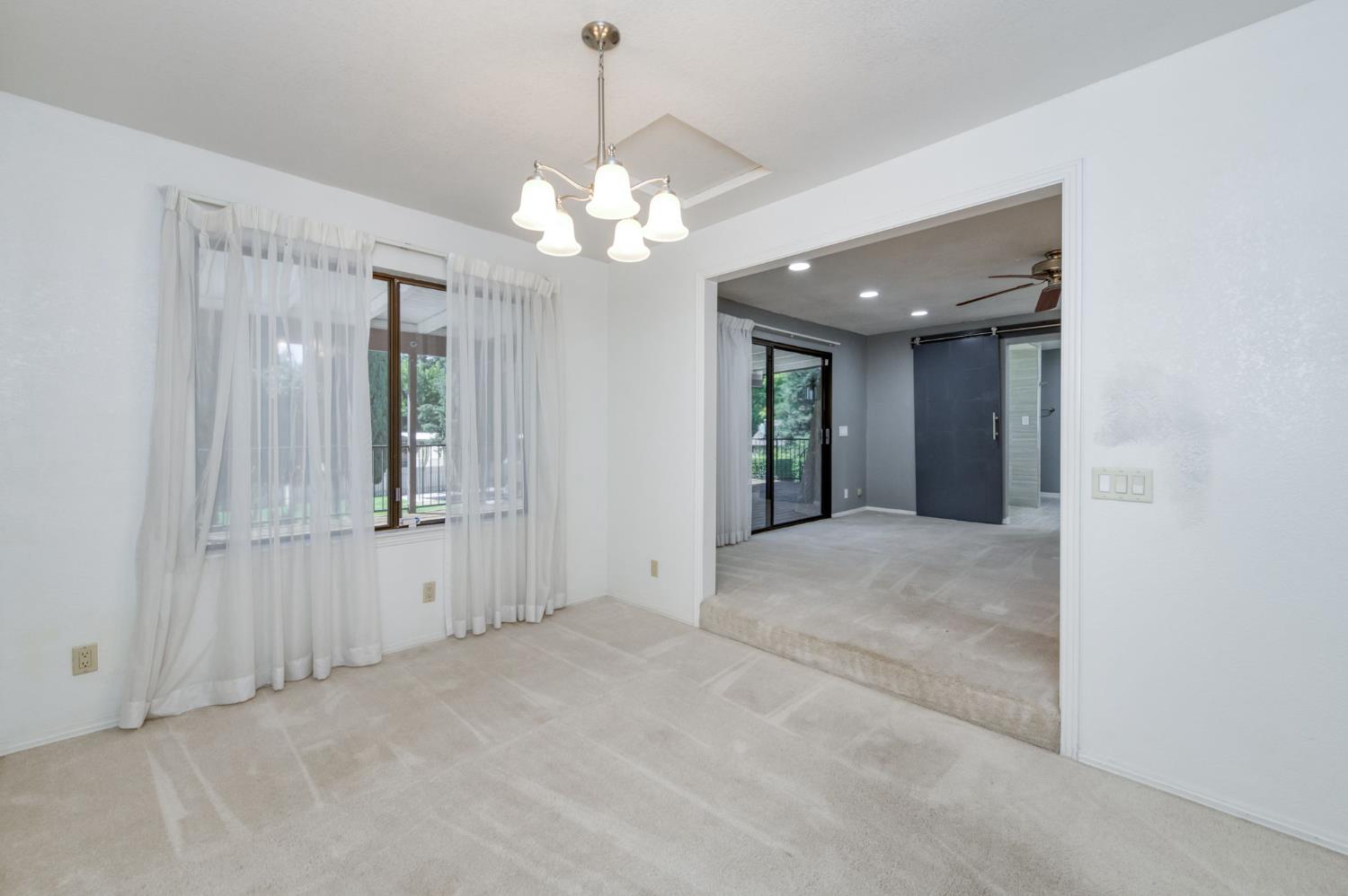 541 N De Wolf Ave, Fresno, CA 93737