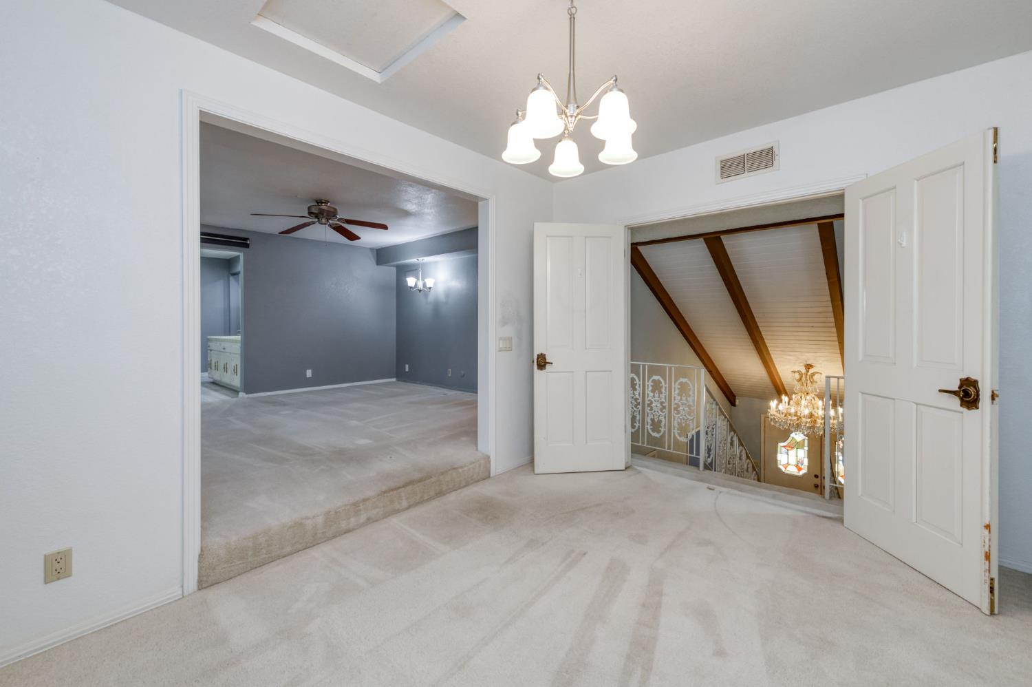 541 N De Wolf Ave, Fresno, CA 93737