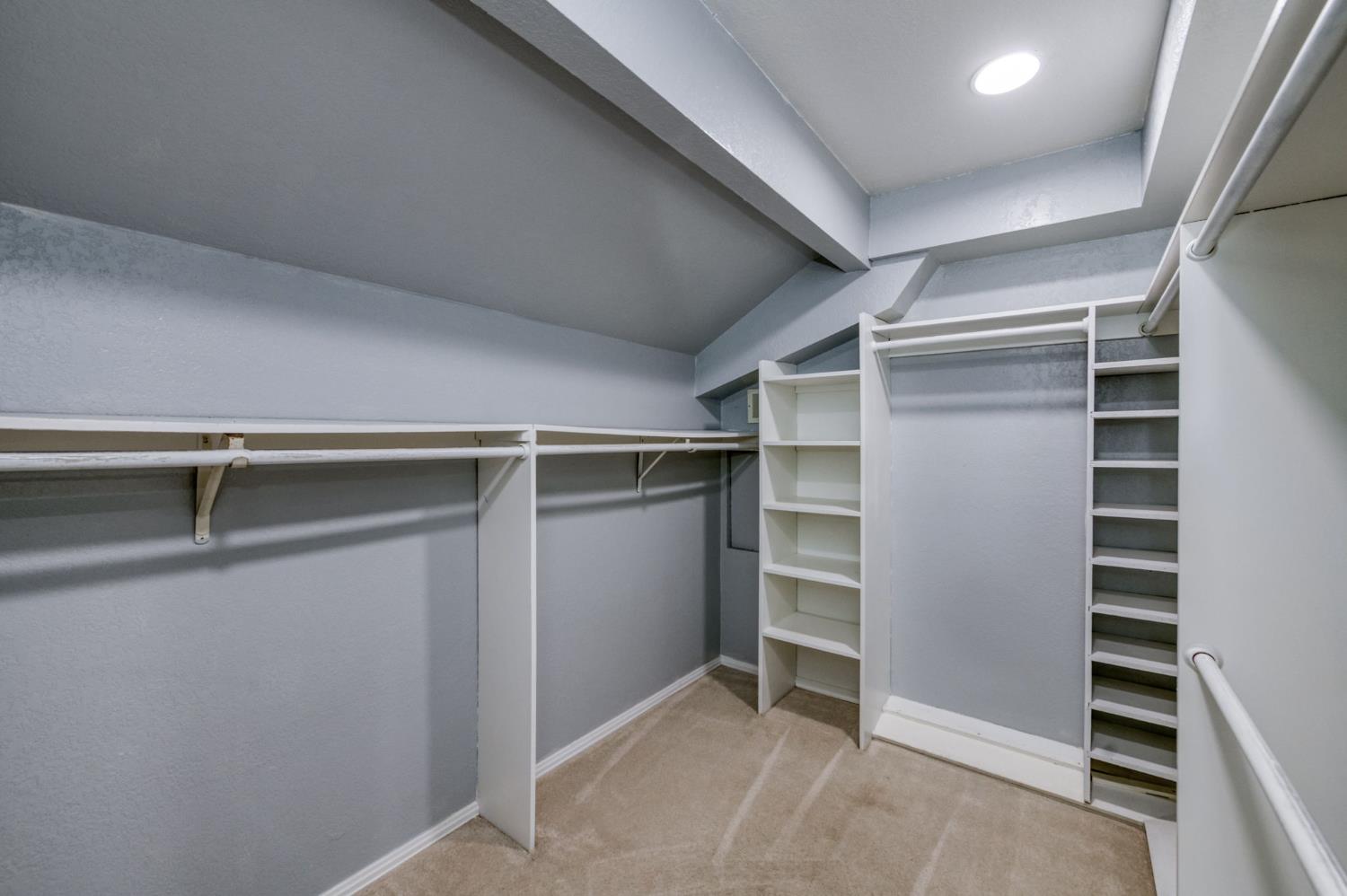 541 N De Wolf Ave, Fresno, CA 93737