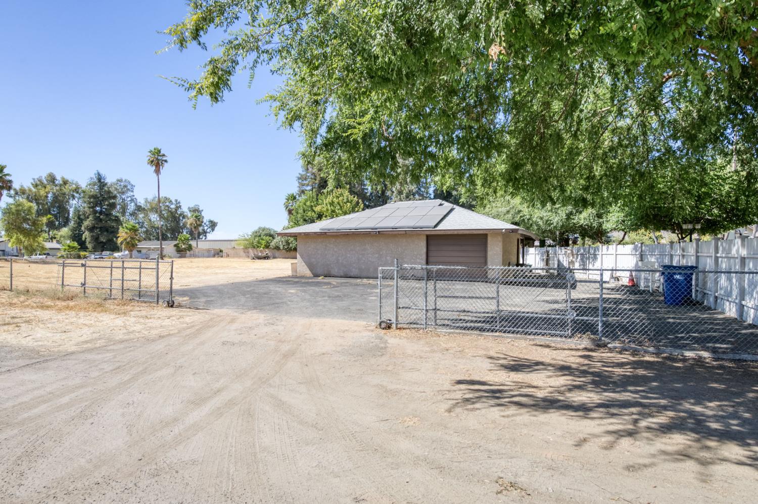 541 N De Wolf Ave, Fresno, CA 93737