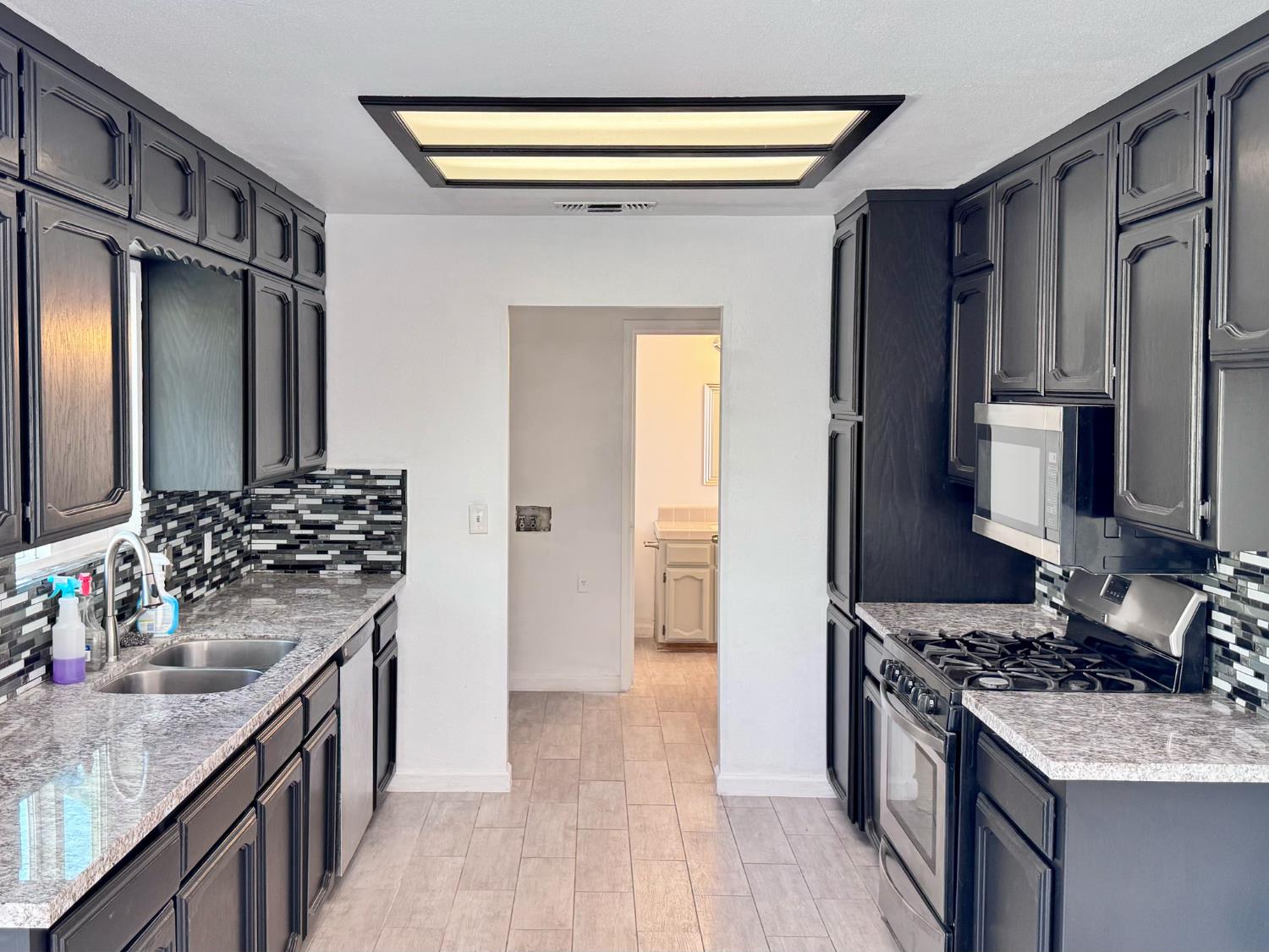 2591 Rose Ave, Selma, CA 93662