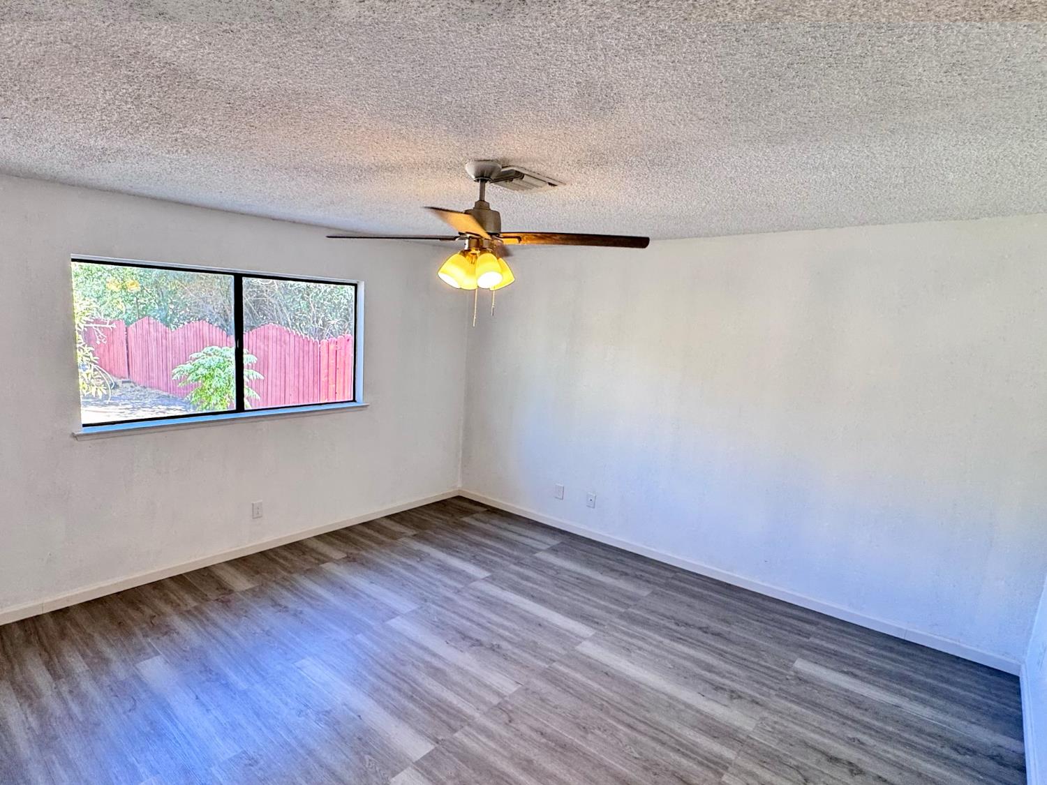 2591 Rose Ave, Selma, CA 93662