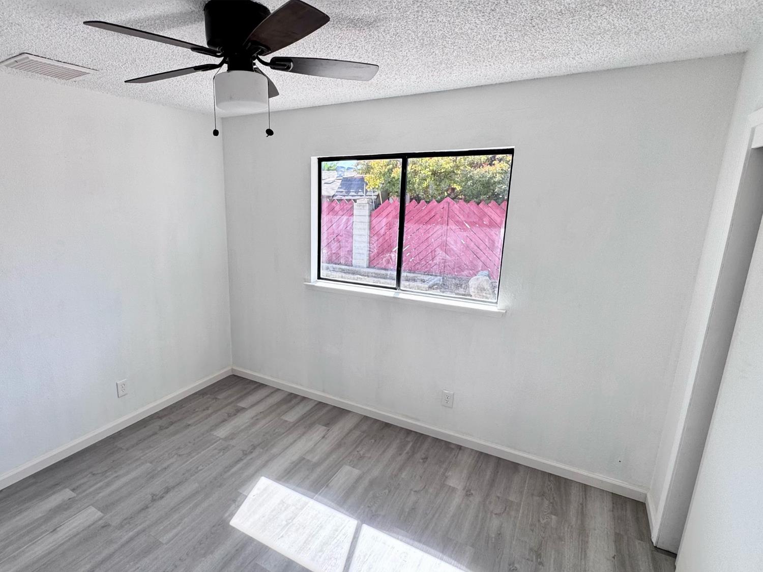 2591 Rose Ave, Selma, CA 93662