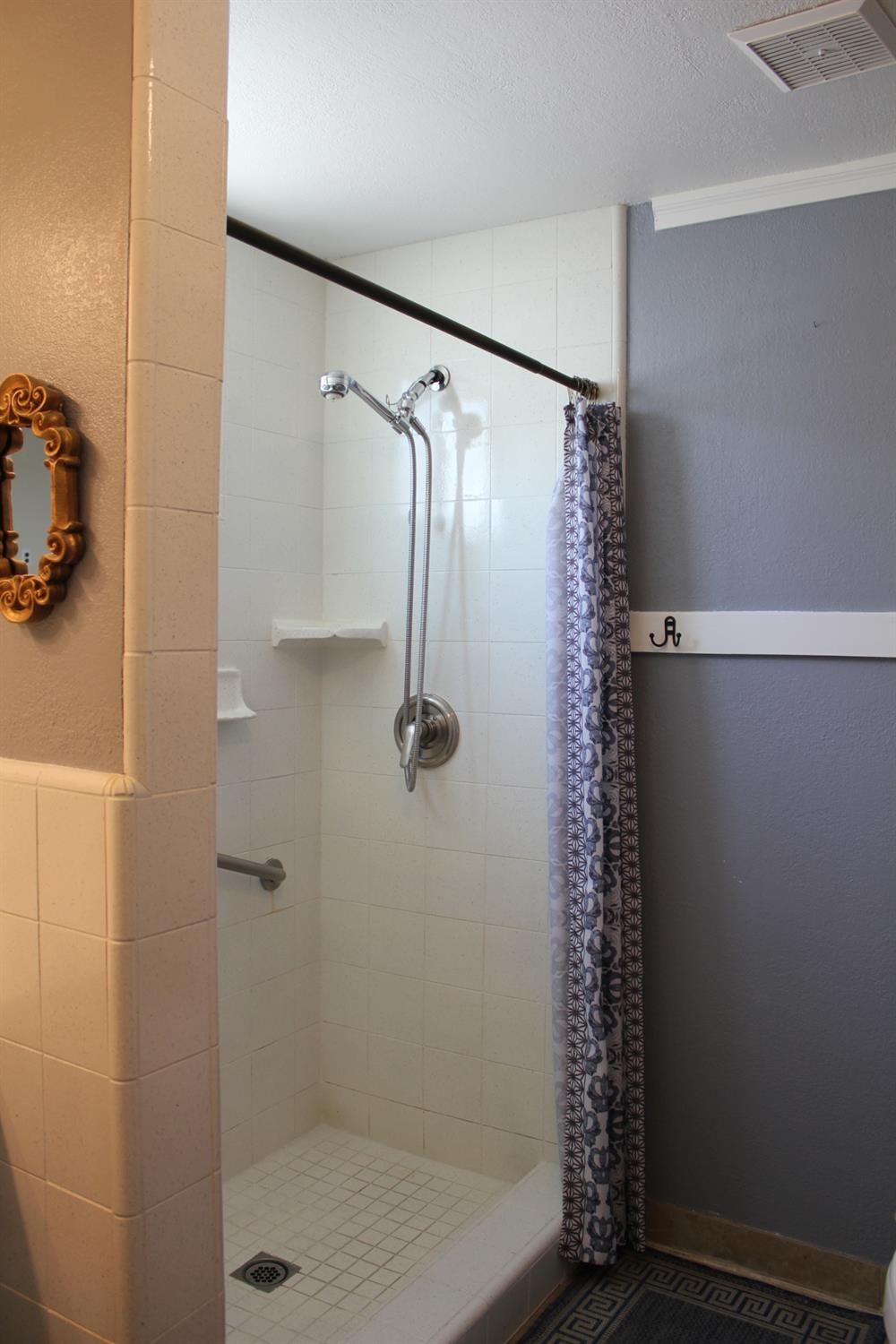 331 N 6Th St, Fowler, CA 93625