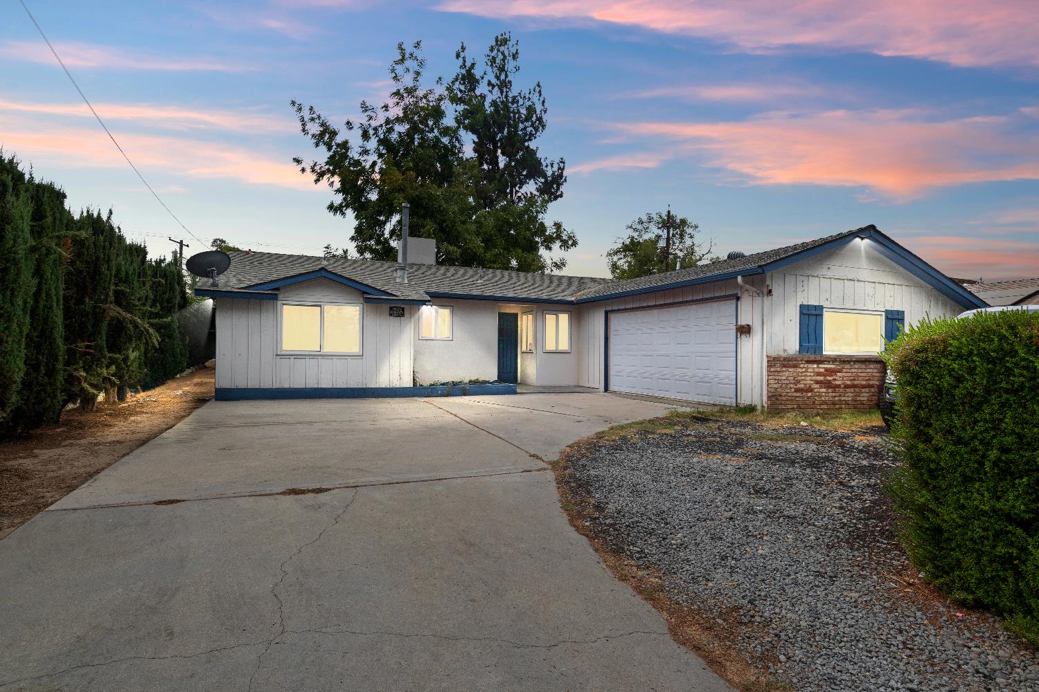 4022 E Ashlan, Fresno, CA 93726