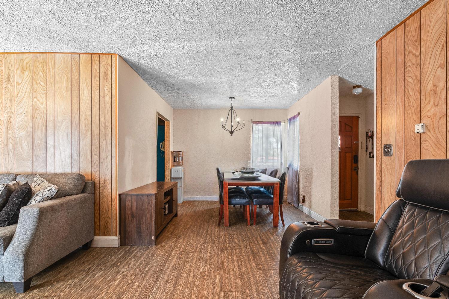 4022 E Ashlan, Fresno, CA 93726