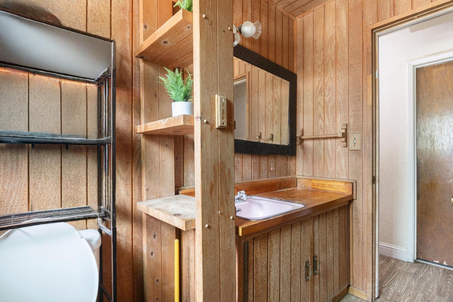 4022 E Ashlan, Fresno, CA 93726