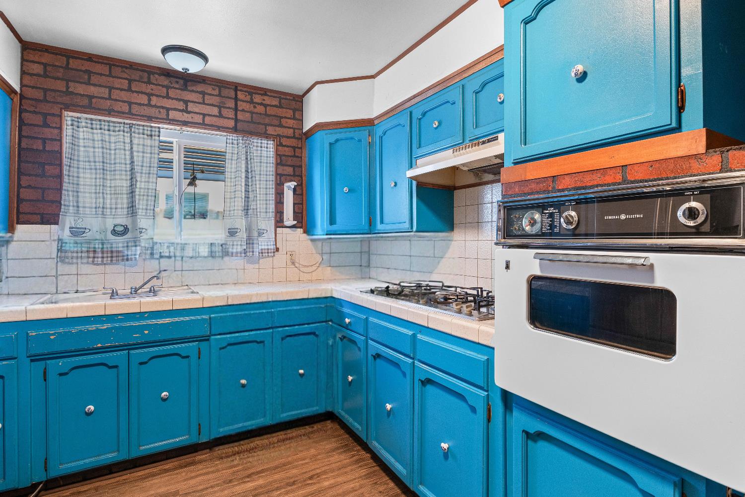 4022 E Ashlan, Fresno, CA 93726