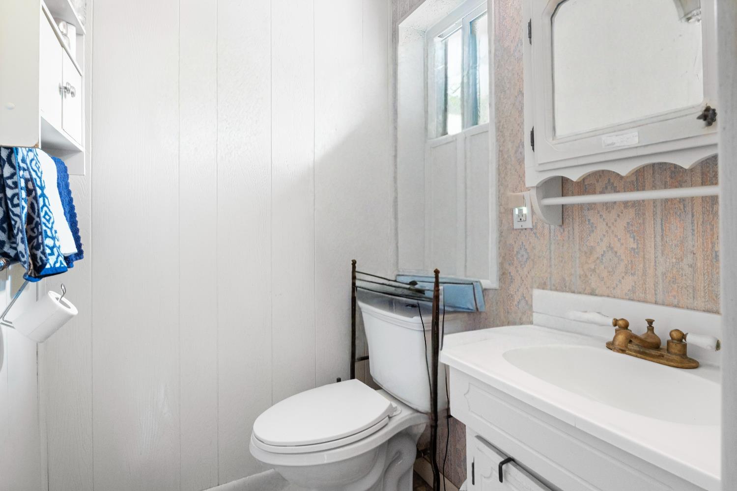 4022 E Ashlan, Fresno, CA 93726