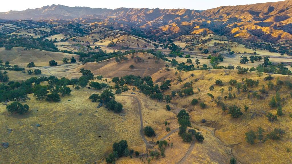 47069 Crump Ln, Coalinga, CA 93210