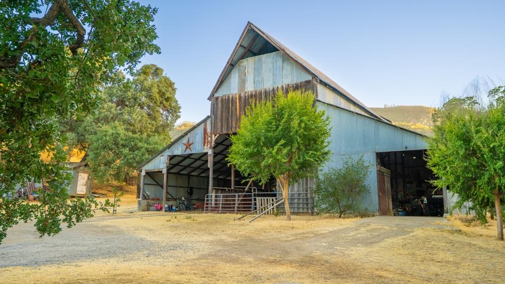 47069 Crump Ln, Coalinga, CA 93210