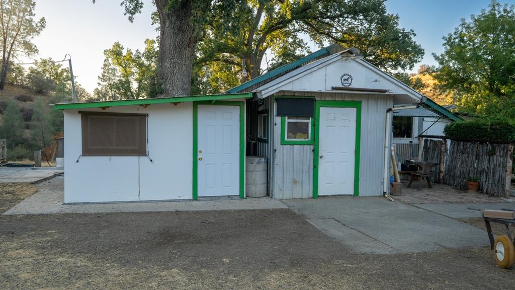 47069 Crump Ln, Coalinga, CA 93210