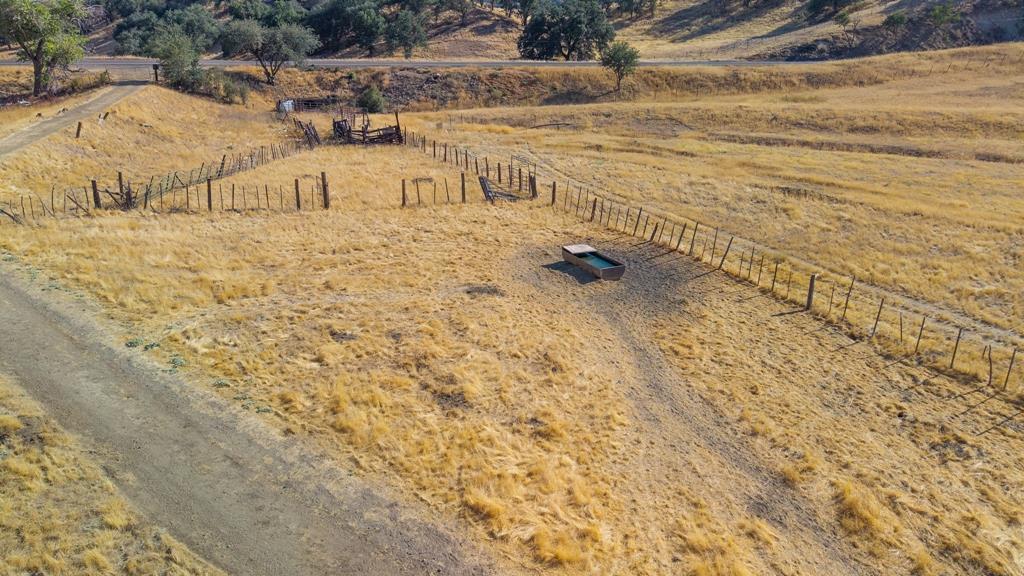 47069 Crump Ln, Coalinga, CA 93210