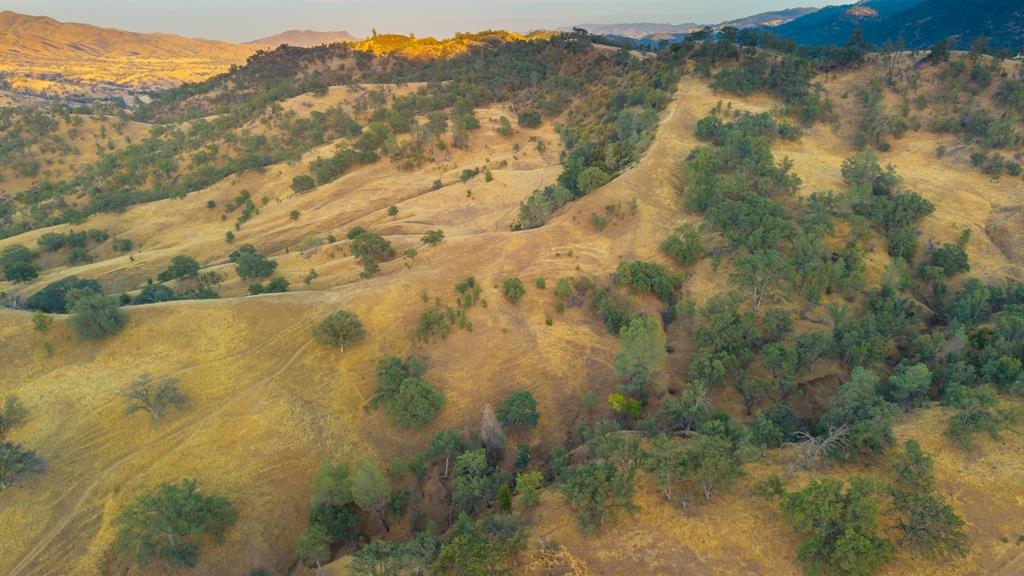 47069 Crump Ln, Coalinga, CA 93210