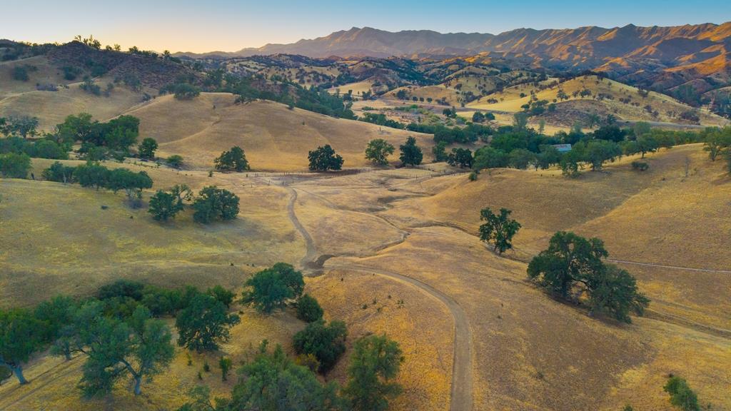 47069 Crump Ln, Coalinga, CA 93210