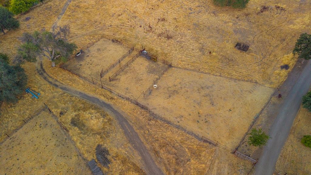 47069 Crump Ln, Coalinga, CA 93210