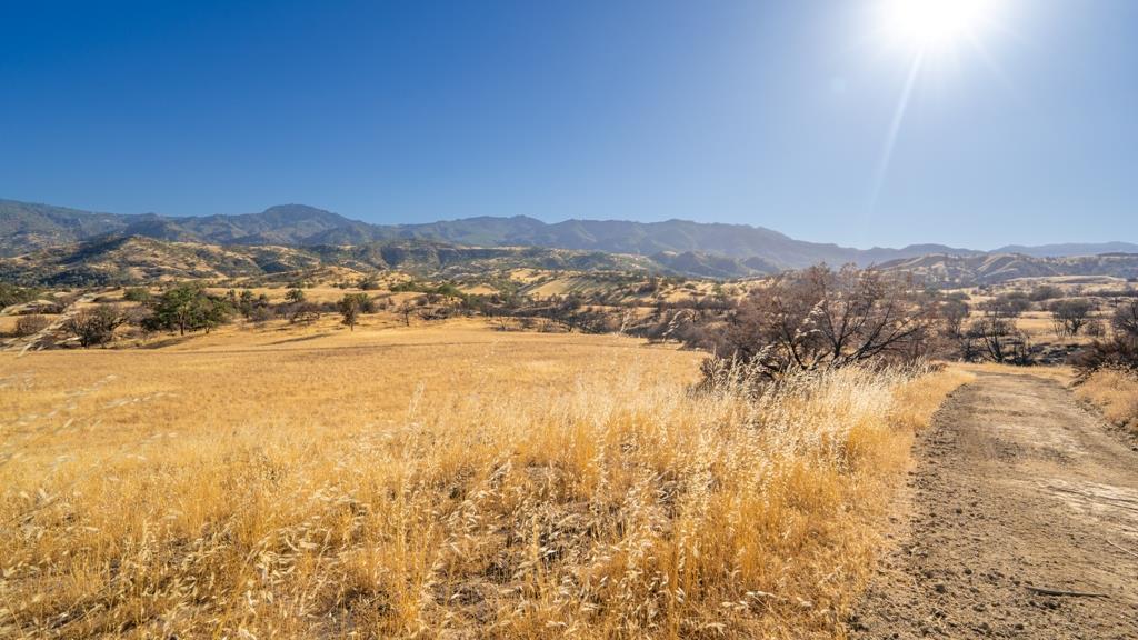 47069 Crump Ln, Coalinga, CA 93210