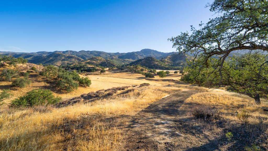 47069 Crump Ln, Coalinga, CA 93210