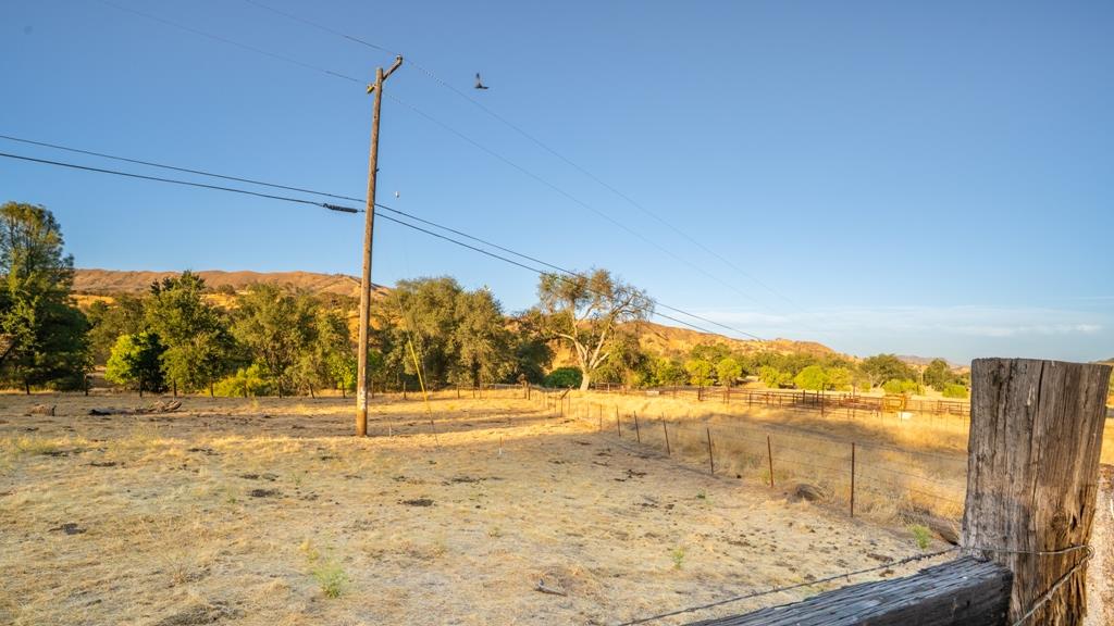 47069 Crump Ln, Coalinga, CA 93210