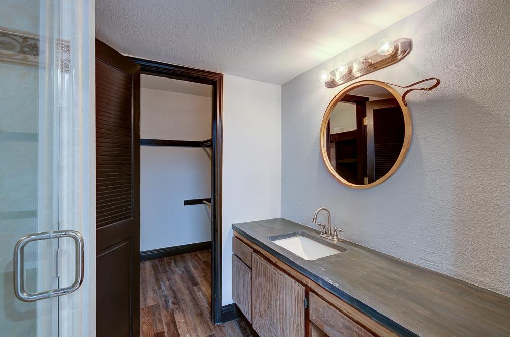 4919 N Millbrook Ave #113, Fresno, CA 93726