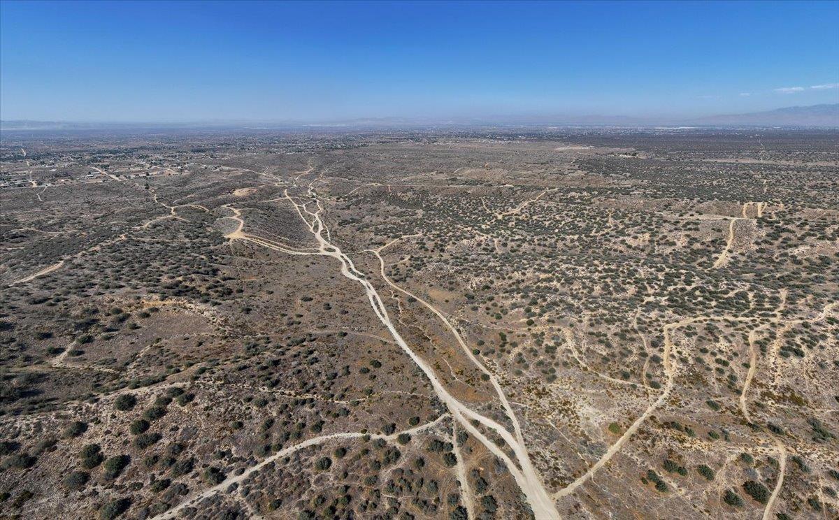 1 Wilson Ranch Rd, Phelan, CA 92371